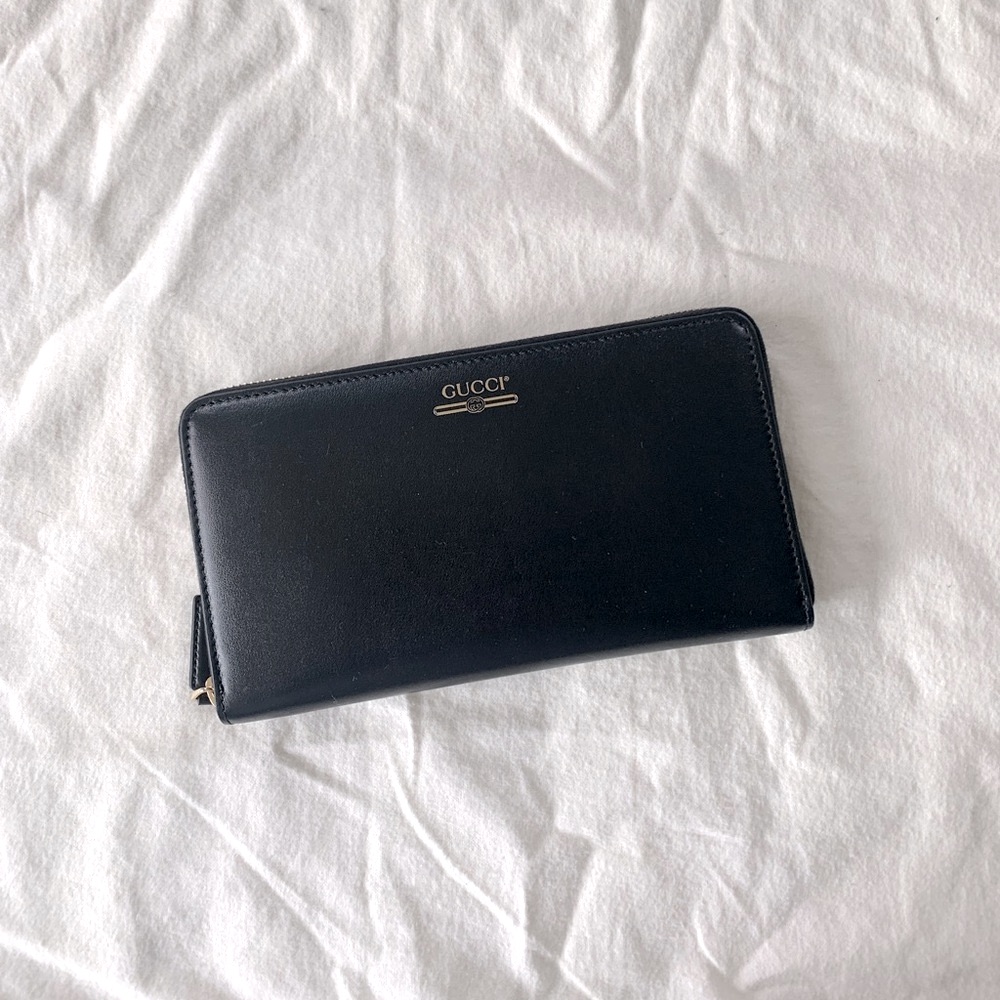 Brandnew Authentic Gucci Unisex Leather Wallet Clutch